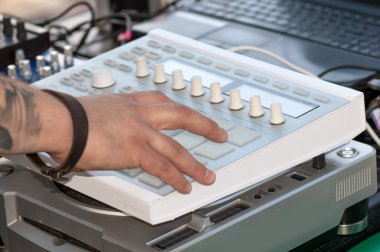 Dj parça karıştırma