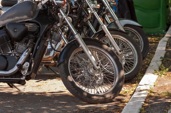 Juego de motocicletas en fila —  Fotos de Stock