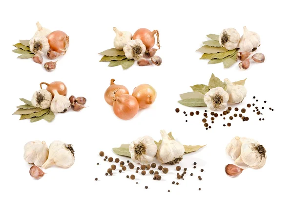 Set of garlic, onion, bay leaf and pepper — Stock Photo, Image