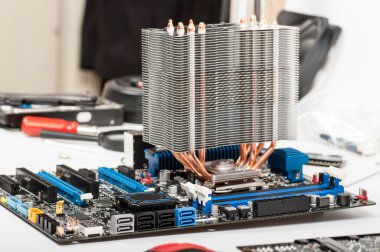 Bilgisayar anakart üzerinde tablo