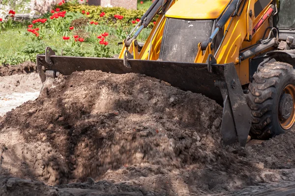 Tunga grävmaskin lastbil — Stockfoto