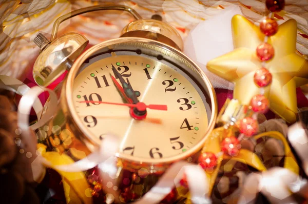 Alarm clock and Christmas background — Stock Photo, Image