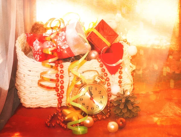 Doboz karácsonyi játékok — Stock Fotó