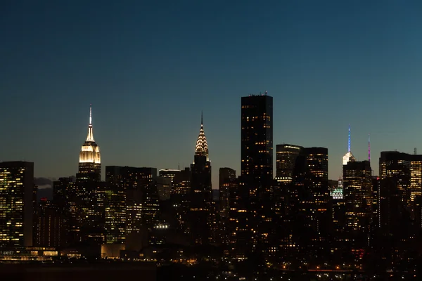 New York City Midtown Manhattan bij nacht — Stockfoto