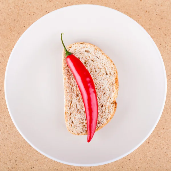 Peperoncino fresco con pane — Foto Stock