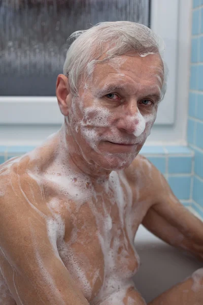 Homem sênior banho — Fotografia de Stock
