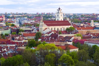 Doğal yaz Vilnius eski şehrin panoramik havadan görünümü