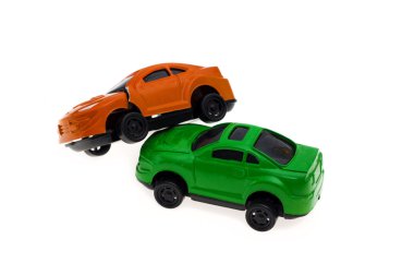 İki araba çarpışması