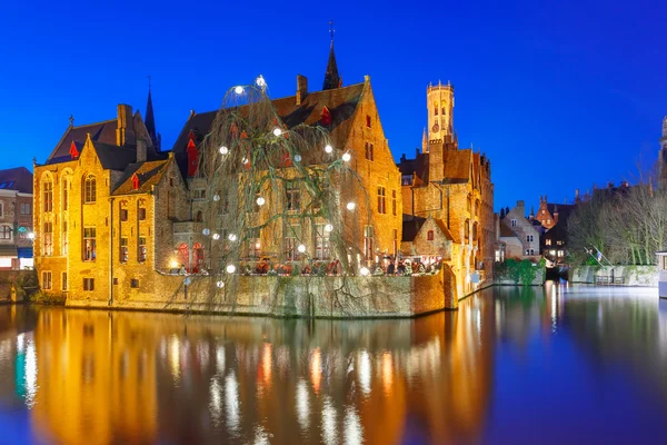 Middeleeuwse stad en de toren Belfort, Brugge, België — Stockfoto