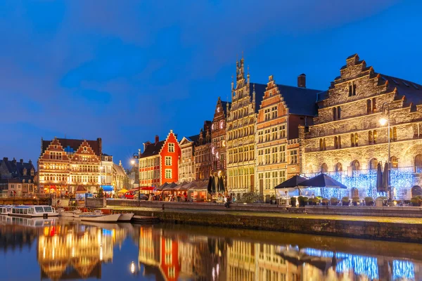 Quay Graslei en la ciudad de Gante por la mañana, Bélgica — Foto de Stock