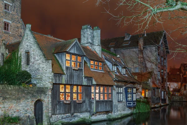 Canal de noapte pitoresc în Bruges, Belgia — Fotografie, imagine de stoc