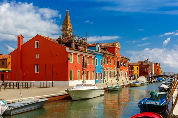 Farbenfrohe Häuser auf dem burano, venedig, italien — Stockfoto