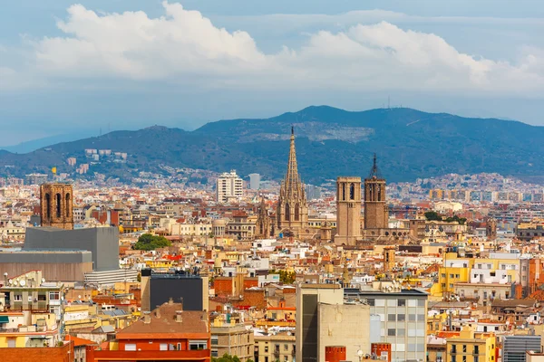 Вид с воздуха на Барселону, Каталонию, Испанию — стоковое фото