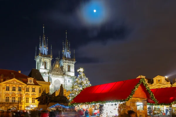 Plaza de la Ciudad Vieja de Cristmas en Praga, República Checa — Foto de Stock