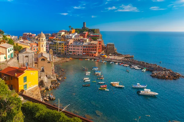 Panorama de Vernazza, Cinque Terre, Liguria, Italia — Foto de Stock