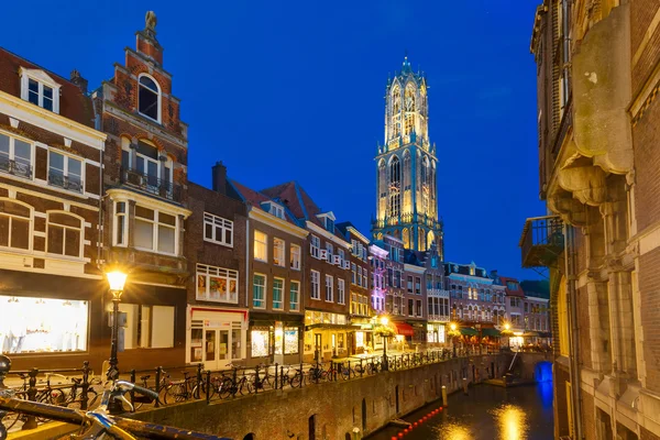 Night Dom Tower and bridge, Utrecht, Países Baixos — Fotografia de Stock