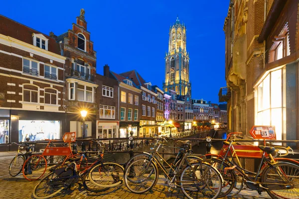 Gece Dom Tower ve köprü, Utrecht, Hollanda — Stok fotoğraf