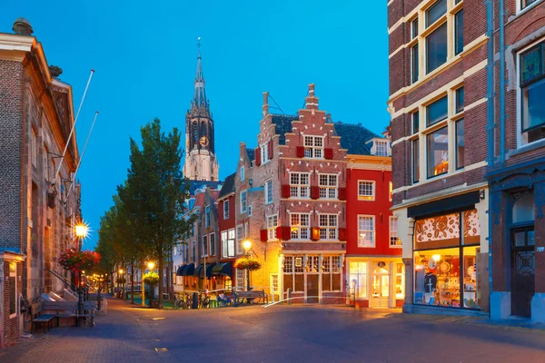 Kanał i Nieuwe Kerk Kościół, Delft, Holandia — Zdjęcie stockowe