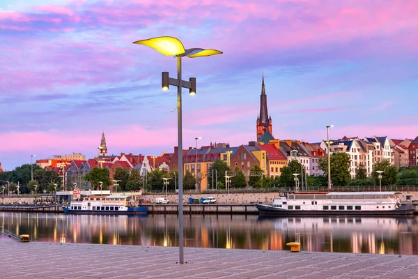 Gamla stan och floden Oder vid solnedgången i Szczecin, Polen — Stockfoto