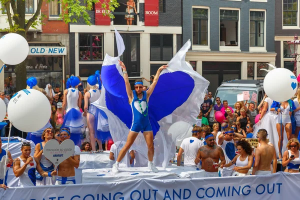 Absolut Vodka barca sulla Amsterdam Canal Parade 2014 — Foto Stock