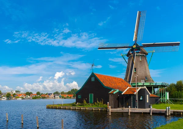 Yel değirmenleri zaanse Schans'a, holland, netherlands — Stok fotoğraf