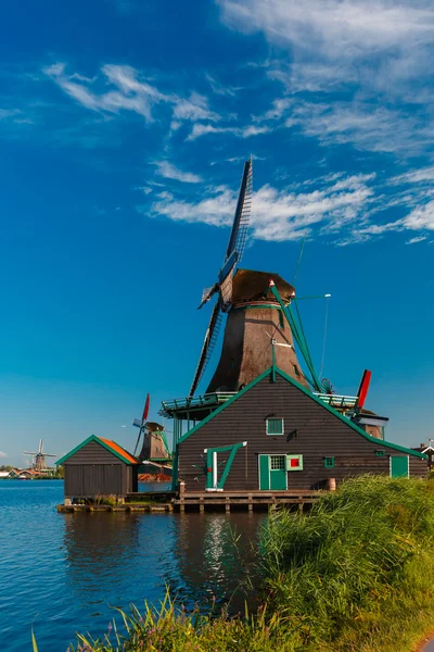 Yel değirmenleri zaanse Schans'a, holland, netherlands — Stok fotoğraf