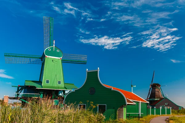 Yel değirmenleri zaanse Schans'a, holland, netherlands — Stok fotoğraf