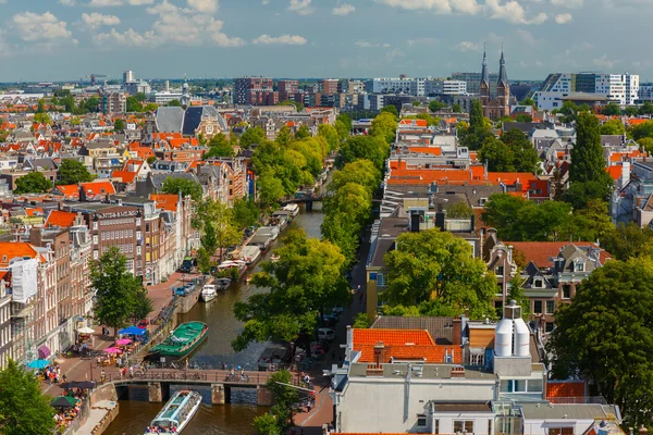Uitzicht op de stad Amsterdam van westerkerk, holland, Nederland. — Stockfoto