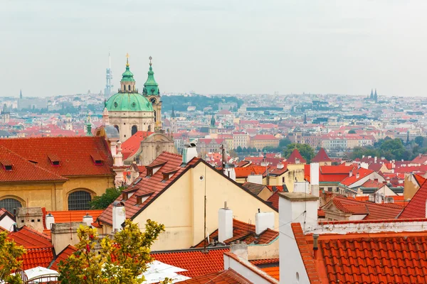 Εναέρια θέα πάνω από την παλιά πόλη στην Πράγα, Δημοκρατία της Τσεχίας — Φωτογραφία Αρχείου