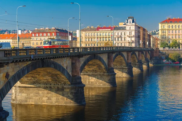 Palacky Brücke in Prag (Tschechische Republik)) — Stockfoto