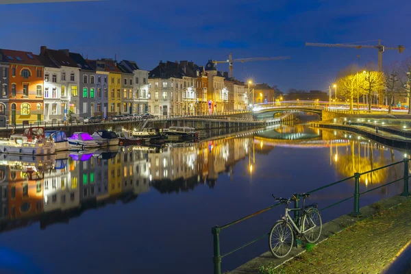 Embankment of the river Leie in Ghent town at night, Belgium — Stock Photo, Image