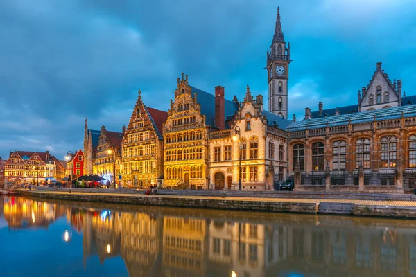 Quay Graslei en la ciudad de Gante por la mañana, Bélgica — Foto de Stock