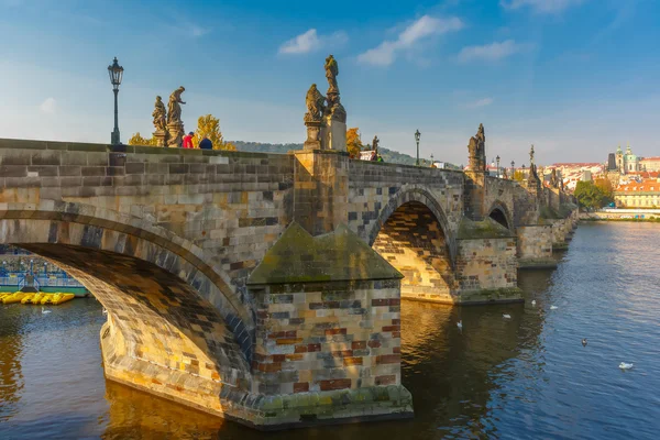 Karlsbron på morgonen, Tjeckien — Stockfoto