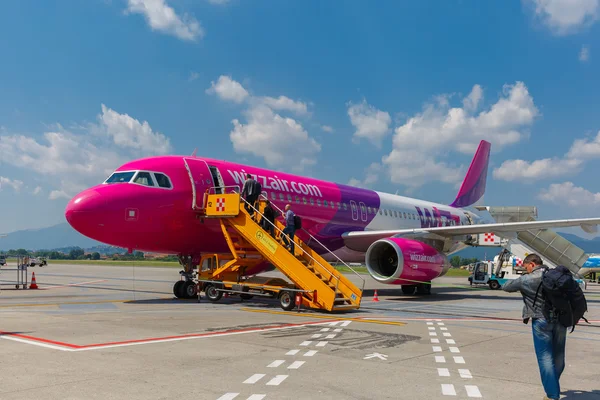 Wizzair の航空会社の乗客のコンパートメント — ストック写真