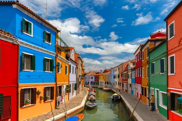 Renkli evler burano, Venedik, İtalya — Stok fotoğraf