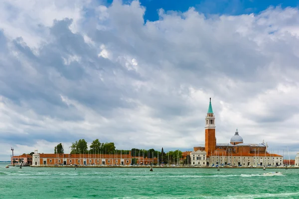 San Giorgio Maggiore em Veneza lagoa, Itália — Fotografia de Stock