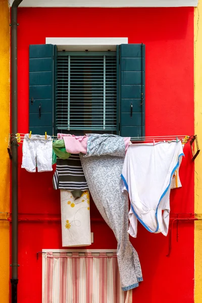 Färgglada hus på burano, Venedig, Italien — Stockfoto