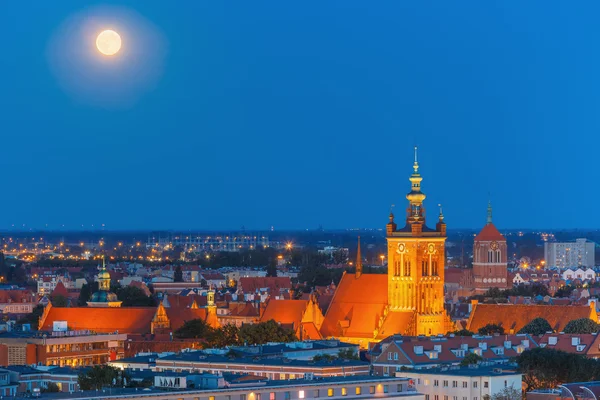 Kościół Katarzyny w nocy, Gdańsk, Polska — Zdjęcie stockowe