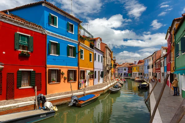 Renkli evler burano, Venedik, İtalya — Stok fotoğraf