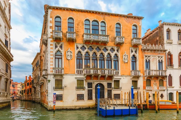 Palazzo Cavalli-Franchetti Grand canal, Venice üzerinde — Stok fotoğraf