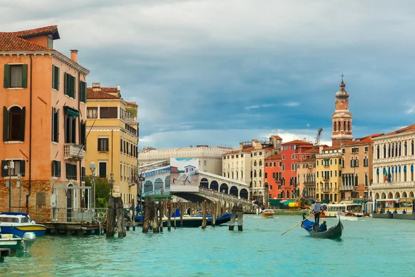 Grand Canal bulutlu günde, Venedik, İtalya. — Stok fotoğraf