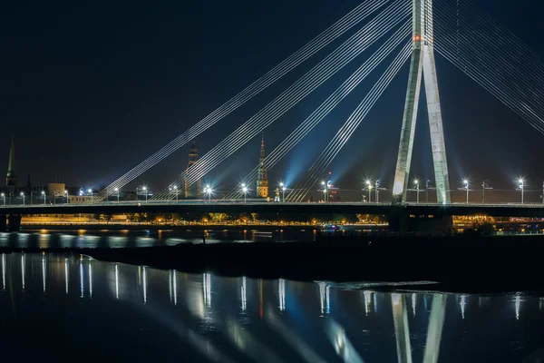 Sheikh Zayed Bridge en la noche — Fotos de Stock © dvoevnore #101596674