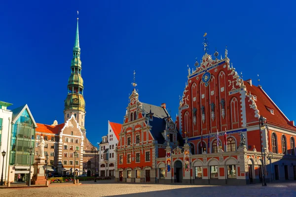 Rådhuspladsen i gamla stan i Riga, Lettland — Stockfoto