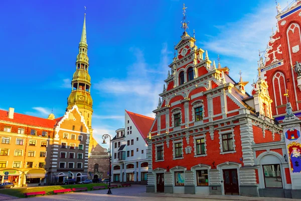 Radniční náměstí ve starém městě Riga, Lotyšsko — Stock fotografie