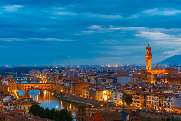 Ponte Vecchio och Palazzo Vecchio, Florens, Italien — Stockfoto