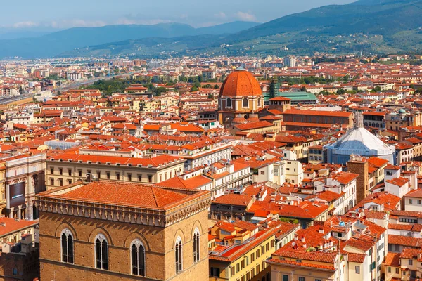 City rooftops and Medici Chapel in Florence, Italy — Stock Photo, Image