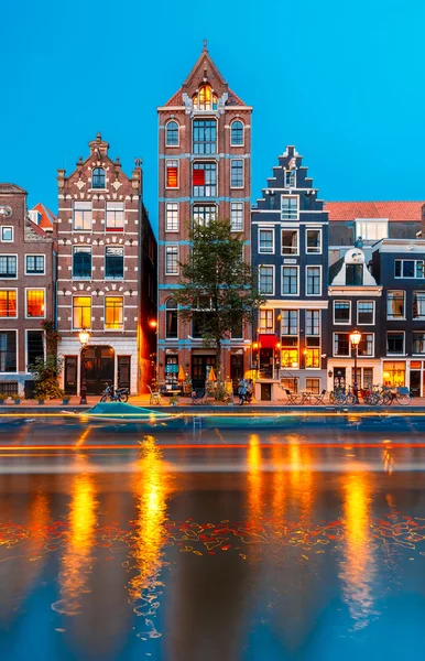 Vue nocturne sur la ville du canal d'Amsterdam Herengracht — Photo