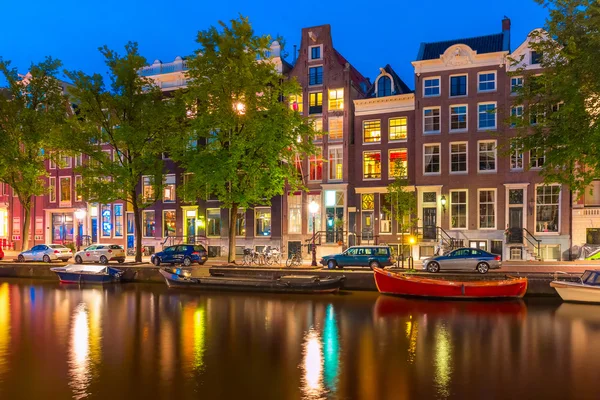 Vista nocturna de la ciudad del canal de Ámsterdam Herengracht —  Fotos de Stock