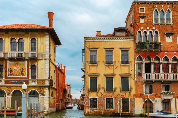 Venetianska gotiska palats på Grand canal, Venedig — Stockfoto