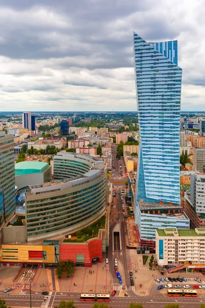 Вид с воздуха на современный город в Варшаве, Польша — стоковое фото